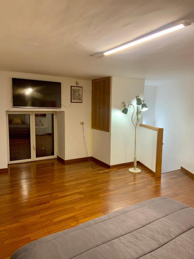 Room 24 - Appartamento Centralissimo Napoli Eksteriør bilde